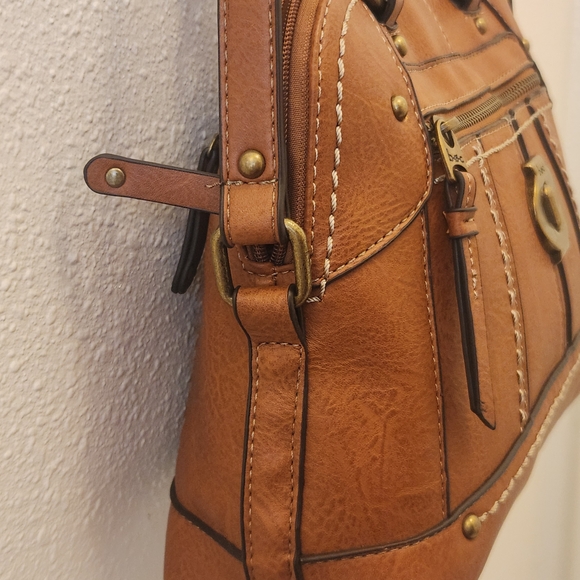 b.o.c. Tan Shoulder Bag with Gold Accents - Picture 5 of 7